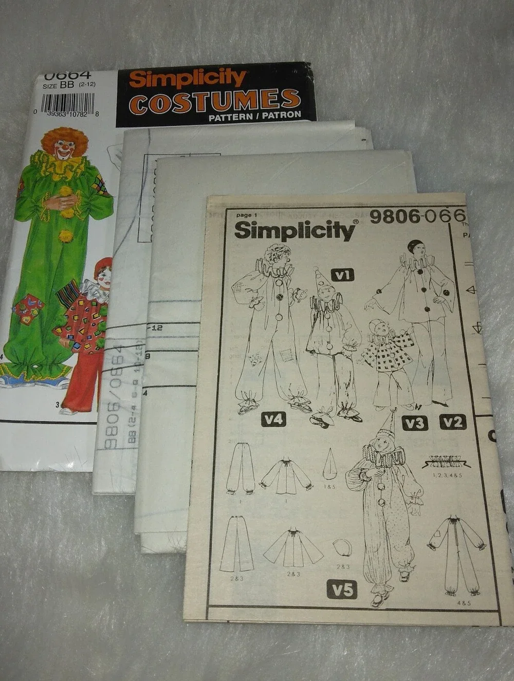 SIMPLICITY 0664 CHILD Size 2-12 Clown And Mime Costumes Including Ruffle And Hat